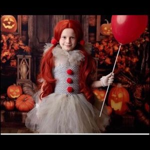 Girls Pennywise Halloween 🎃 costume!!! Size 5/6